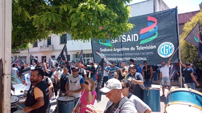 Las medidas de fuerza paralizan a El Popular
